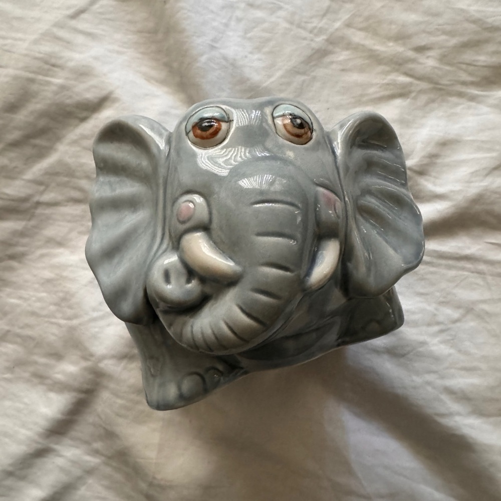 Elephant Coin Bank - Picture 2 of 6